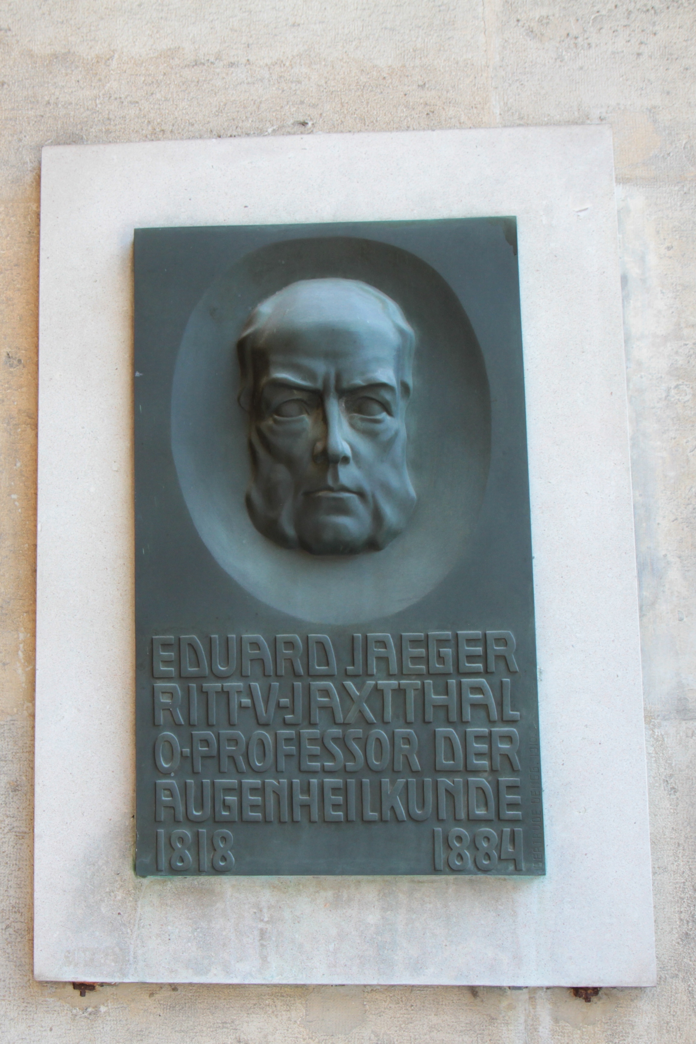 Eduard Jäger von Jaxtthal's bas-relief, Medical monuments, UNI Vienna (2).JPG